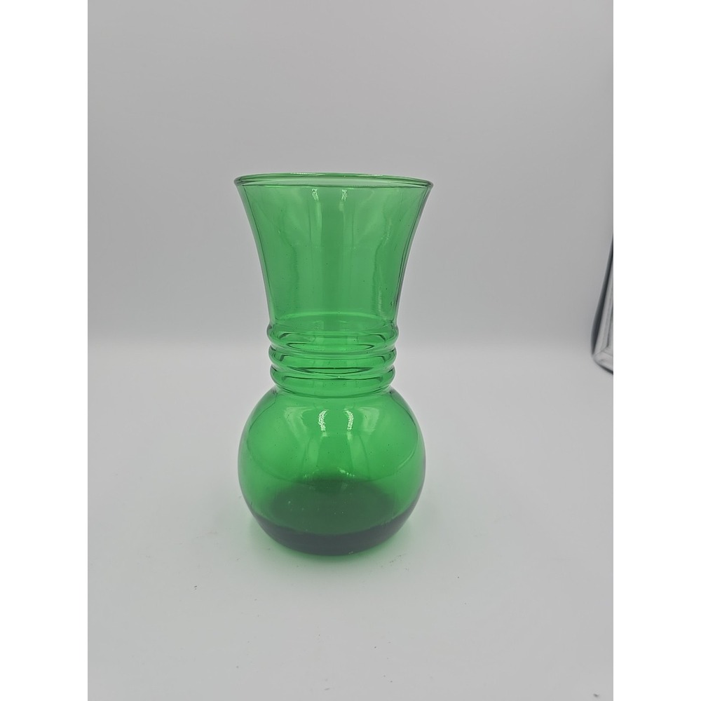 Vintage Anchor Hocking Green Glass Ribbed Trumpet Vase Bulb Base 6 1/2"